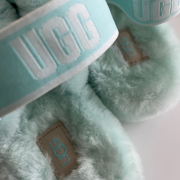 UGG Oh Yeah Slide 'Sky' Sheepskin Slippers - Picture 5 of 10